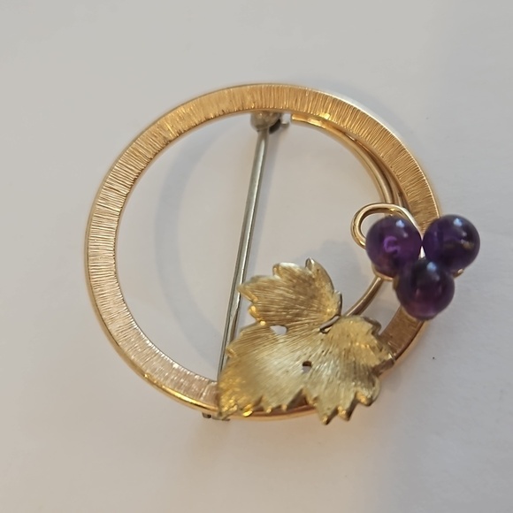 KREMENTZ Amethyst Grape Leaf Circle Brooch - Picture 3 of 6